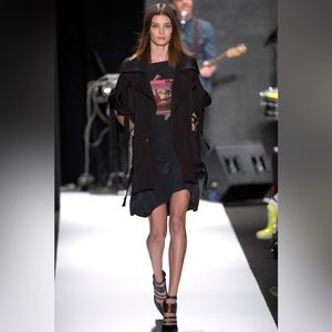 Rebecca Minkoff Black Silk Shift Dress w Front Horizontal Pleat. XS Short Sleeve